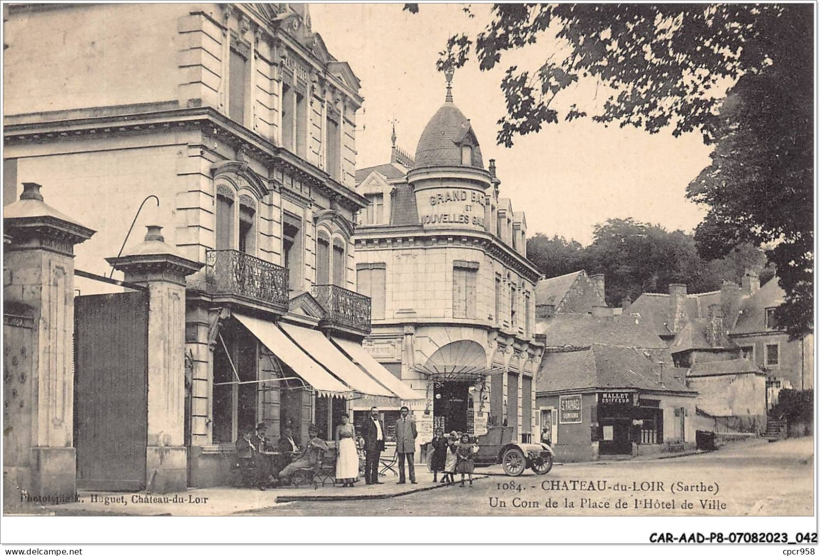 CAR-AADP8-72-0644 - CHATEAU DU LOIR - Un Coin De La Place De L'hotel De Ville - Chateau Du Loir