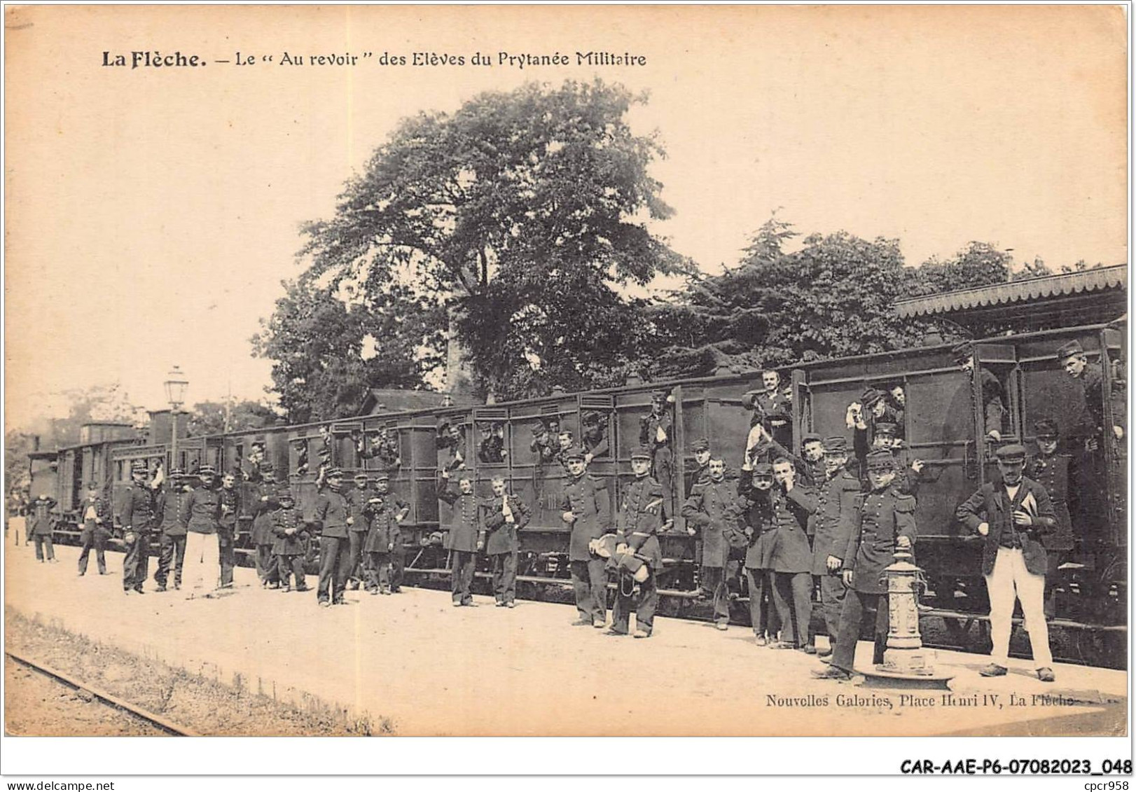 CAR-AAEP6-72-0529 - LA FLECHE - Le Au Revoir - Des Eleves Du Prytanée Militaire - Train - La Fleche