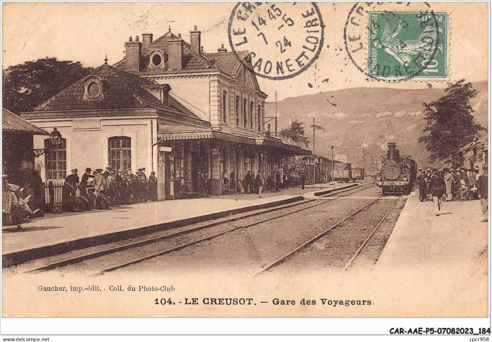 CAR-AAEP5-71-0490 - LE CREUSOT - Gare Des Voyageurs - Train - Carte Vendue En L'etat - Le Creusot