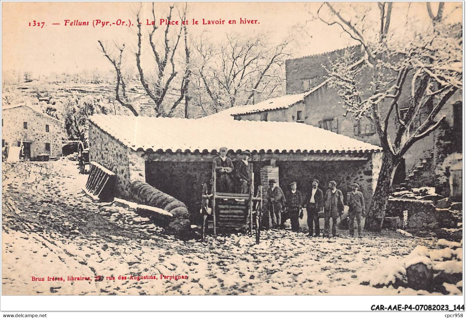 CAR-AAEP4-66-0373 - FELLUNS - La Place Et Le Lavoir En Hiver - Other & Unclassified