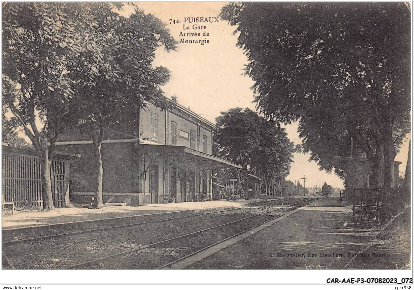 CAR-AAEP3-45-0239 - PUISEAUX - La Gare - Arrivée De Montagis - Carte Pliee, Vendue En L'etat - Puiseaux