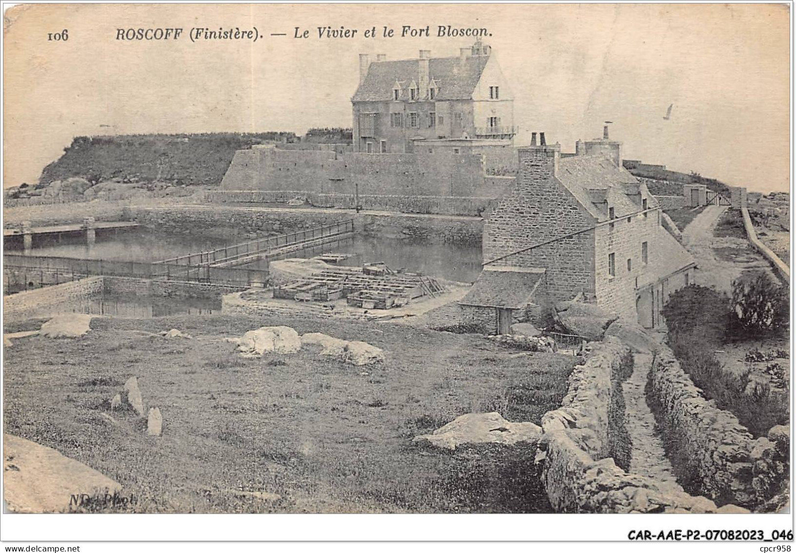 CAR-AAEP2-29-0132 - ROSCOFF - Le Vivier Et Le Fort Bloscon - Carte Pliee, Vendue En L'etat - Roscoff