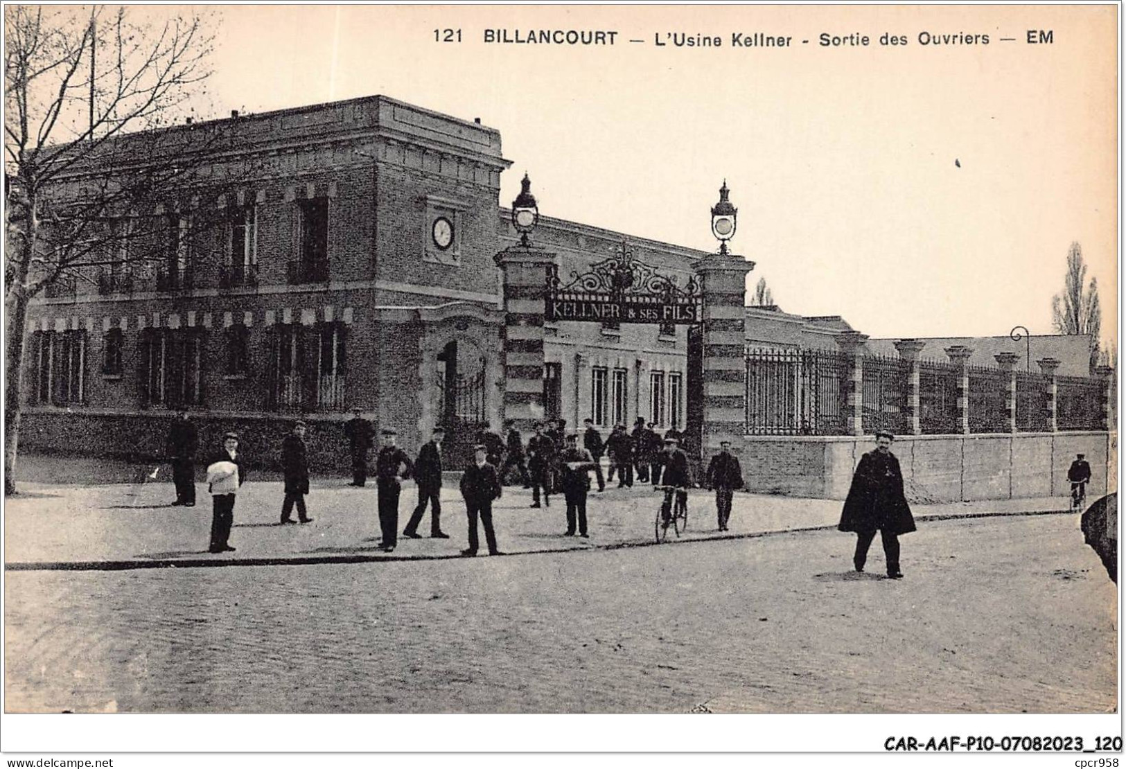 CAR-AAFP10-92-0916 - BILLANCOURT - L'usine Kellner - Sortie Des Ouvriers - Boulogne Billancourt