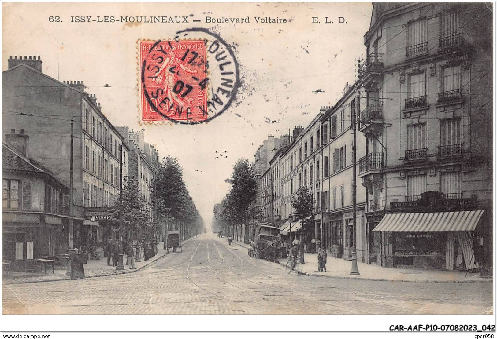 CAR-AAFP10-92-0877 - ISSY-LES-MOULINEAUX - Boulevard Voltaire - ELD - Issy Les Moulineaux