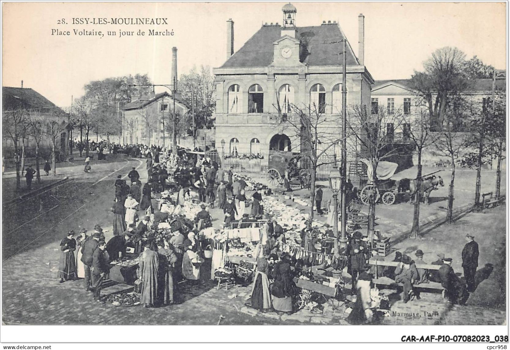 CAR-AAFP10-92-0875 - ISSY-LES-MOULINEAUX - Place Voltaire - Un Jour De Marché - Issy Les Moulineaux