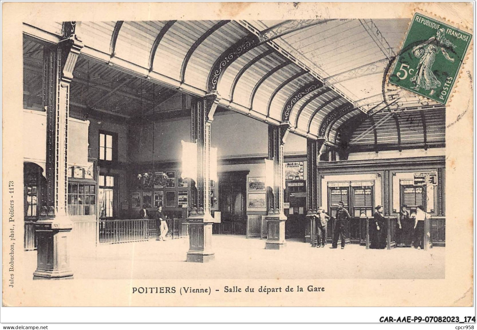 CAR-AAEP9-86-0923 - POITIERS - Salle Du Depart De La Gare  - Poitiers