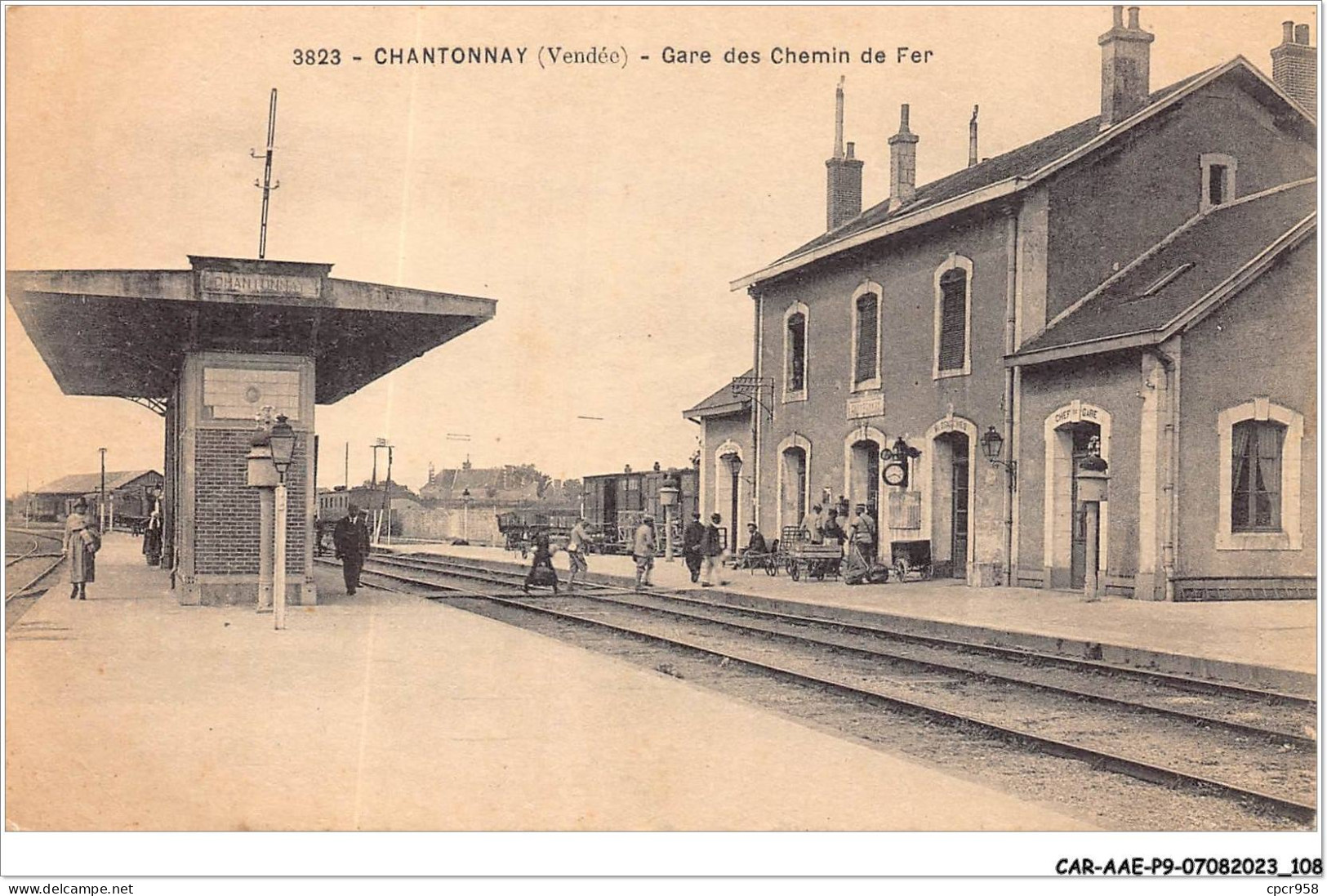 CAR-AAEP9-85-0890 - CHANTONNAY - Gare Des Chemins De Fer - Chantonnay