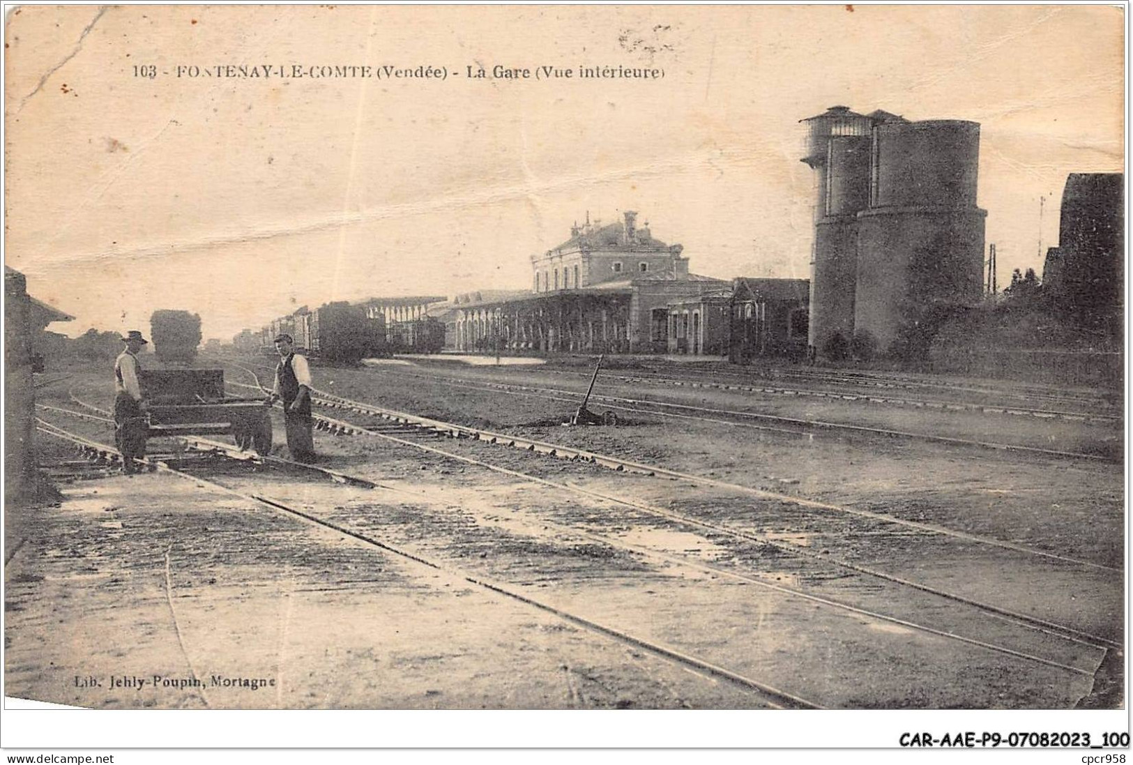 CAR-AAEP9-85-0886 - FONTENAY-LE-COMTE - La Gare - Carte Vendue En L'etat - Fontenay Le Comte