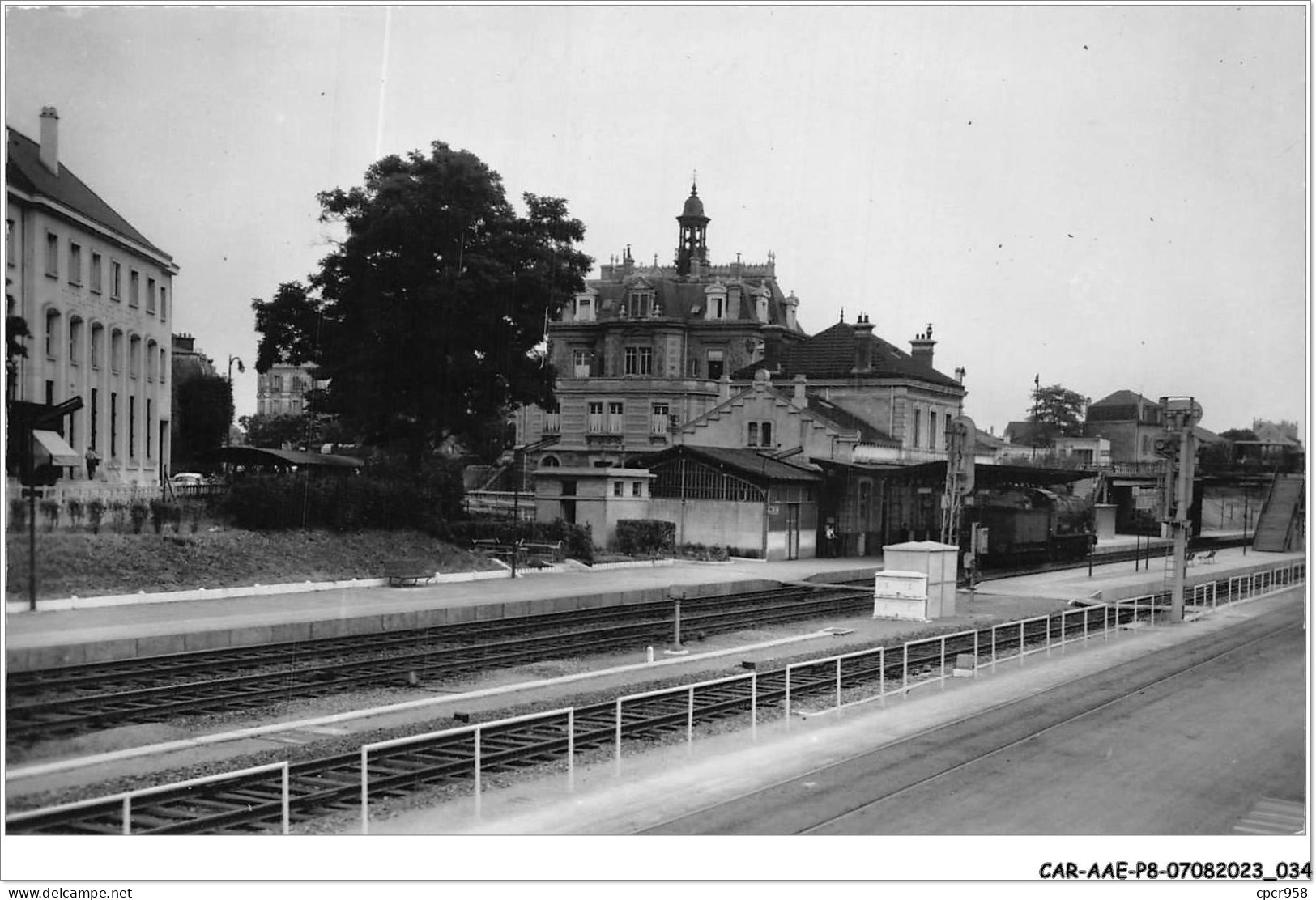 CAR-AAEP8-78-0744 - MAISONS-LAFFITE - La Poste - La Gare - L'hotel De Ville - Maisons-Laffitte