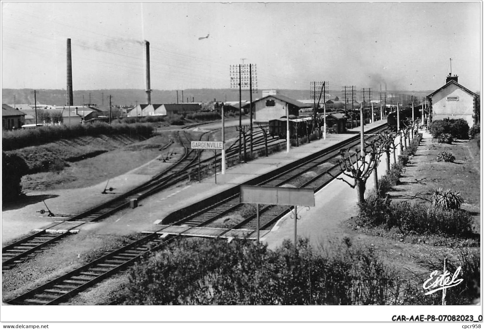 CAR-AAEP8-78-0727 - GARGENVILLE - L'usine Et La Ceramique Francaise Et La Gare - Gargenville