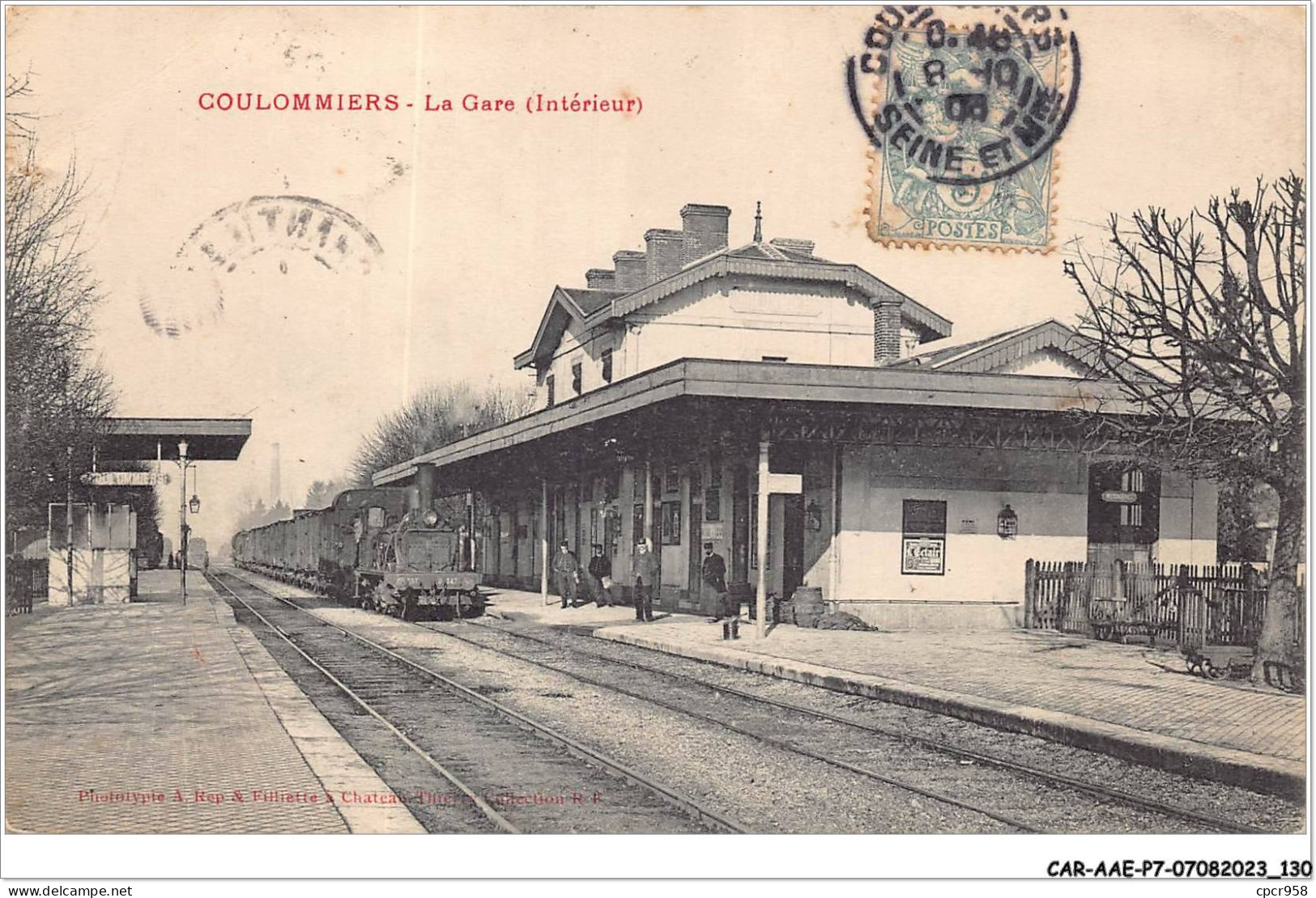 CAR-AAEP7-77-0686 - COULOMMIERS - La Gare - Train - Carte Pliee, Vendue En L'etat - Coulommiers