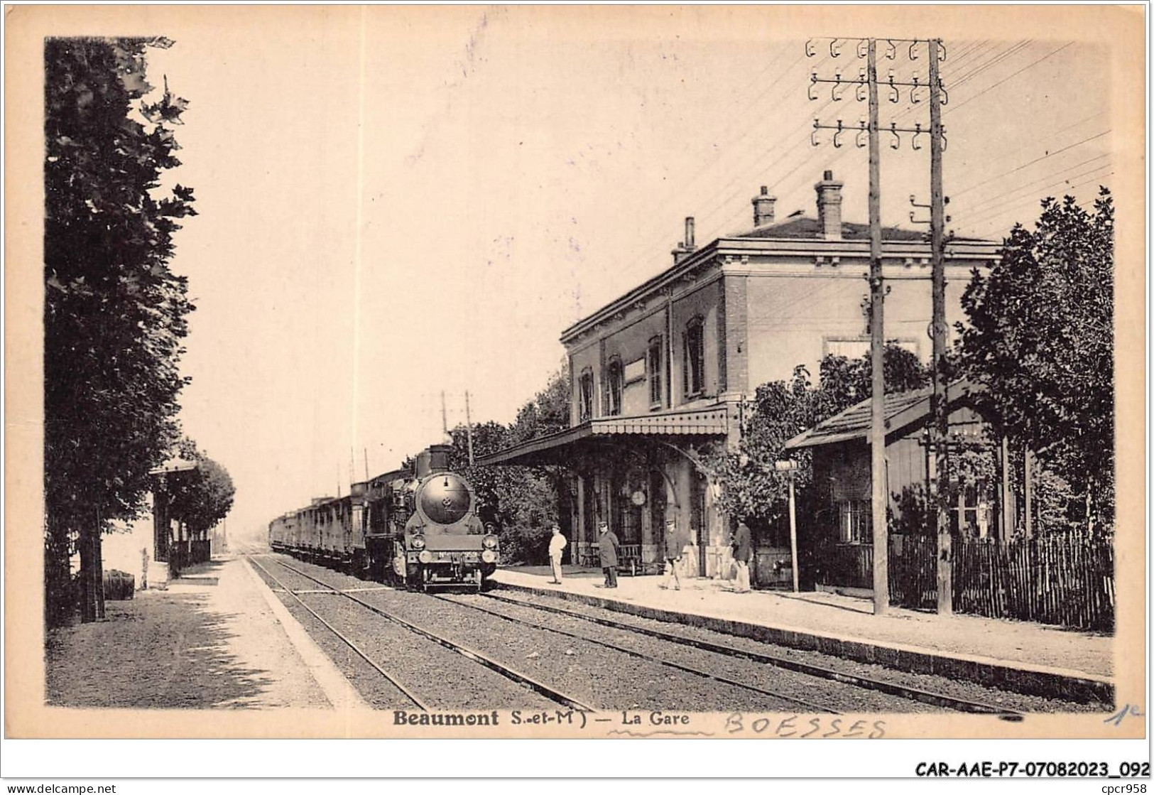 CAR-AAEP7-77-0667 - BEAUMONT -  La Gare - Train - Autres & Non Classés