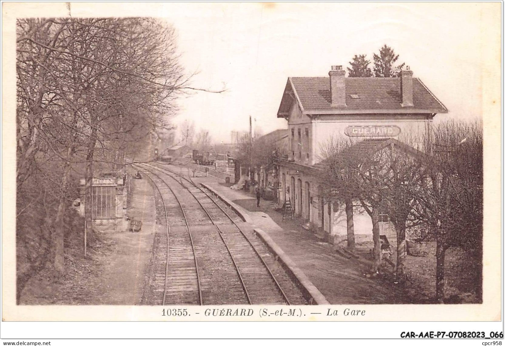 CAR-AAEP7-77-0654 - GUERARD - La Gare - Autres & Non Classés