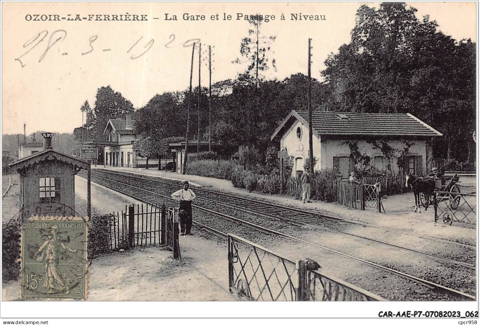 CAR-AAEP7-77-0652 - OZOIR-LA-FERRIERE - La Gare Et Le Passage A Niveau - Sonstige & Ohne Zuordnung