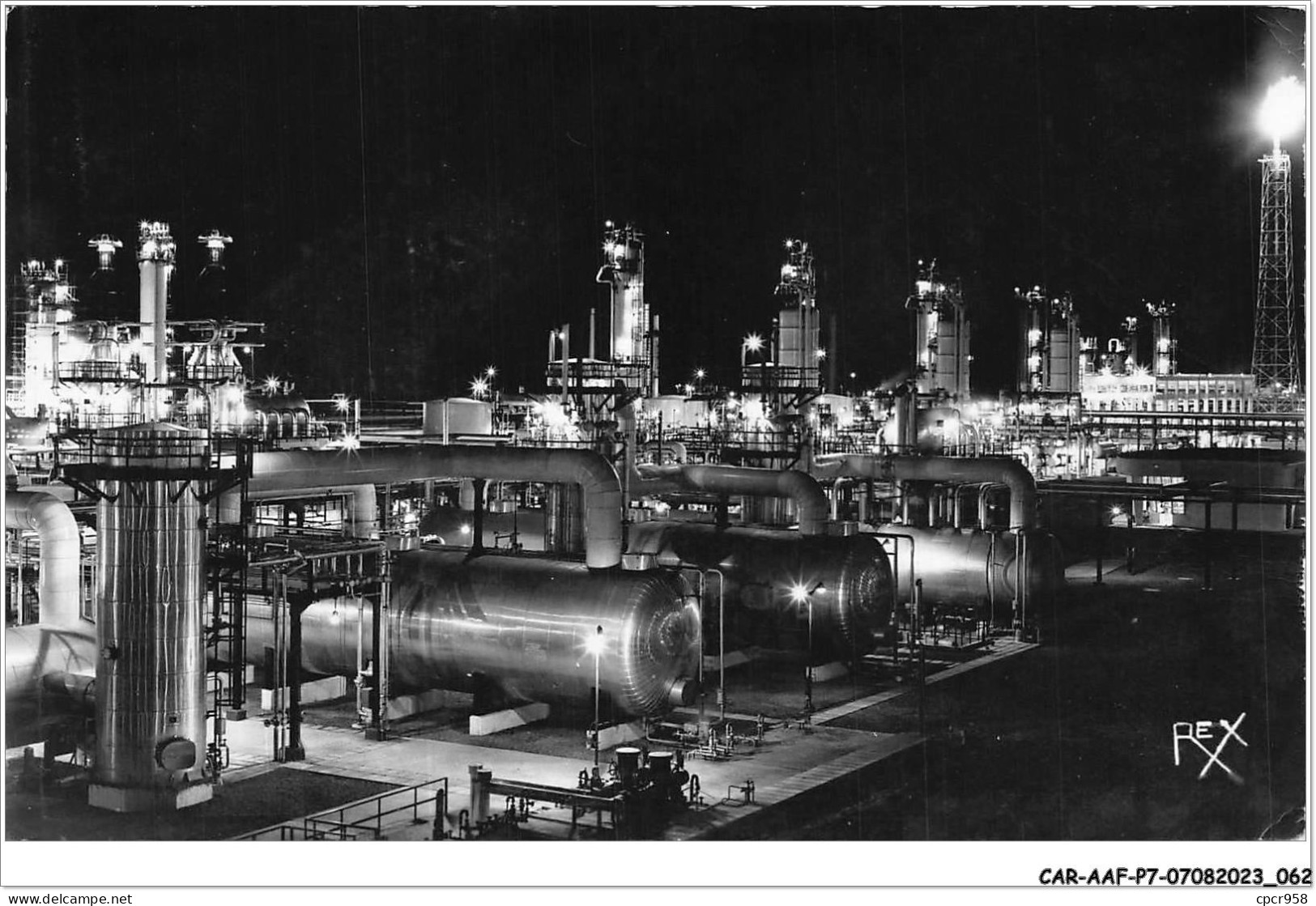 CAR-AAFP7-64-0588 - LACQ - Vue La Nuit - Usine De Gaz - Lacq