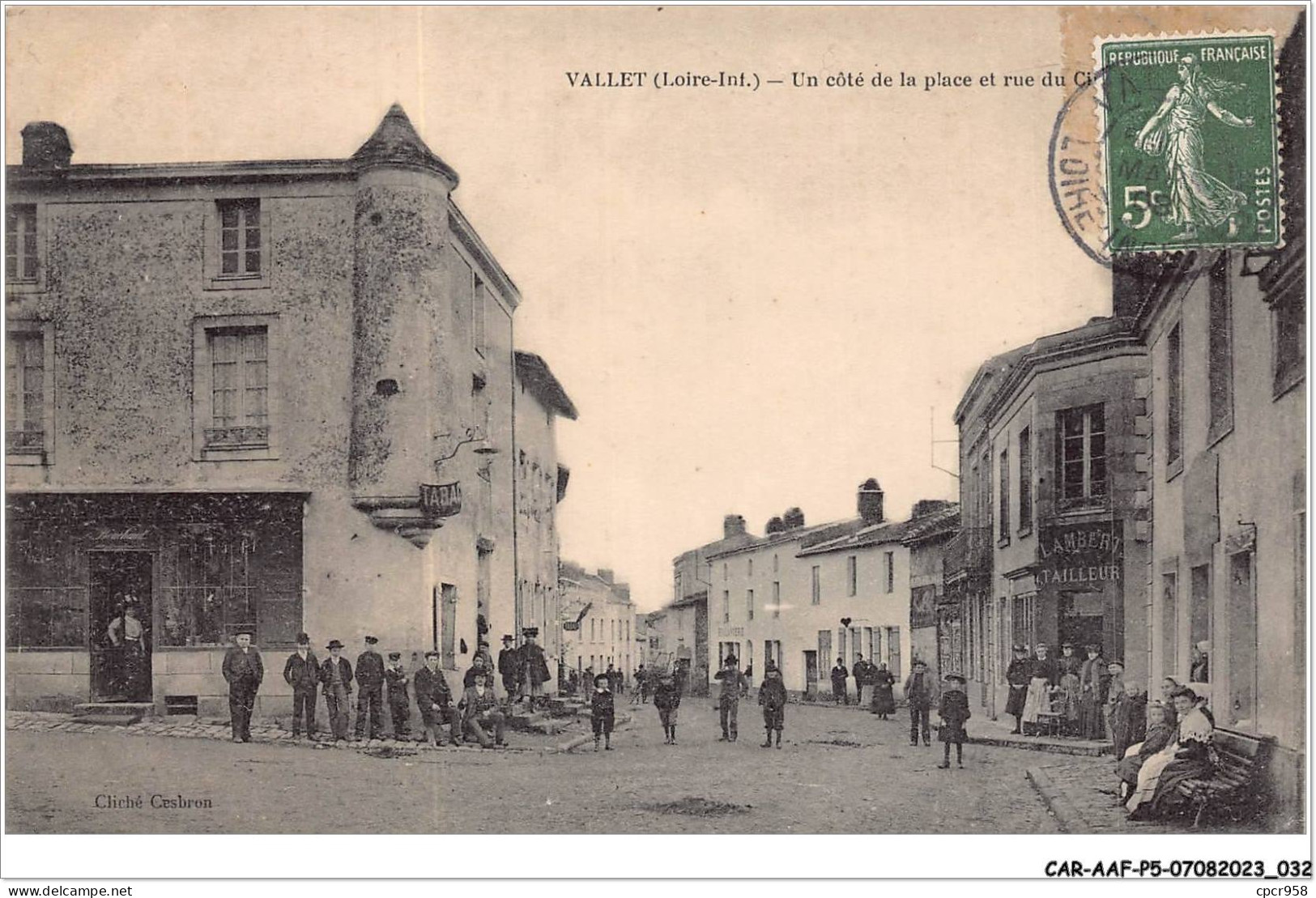 CAR-AAFP5-44-0387 - VALLET - Un Côté De La Place - Lambert Tailleur - Sonstige & Ohne Zuordnung