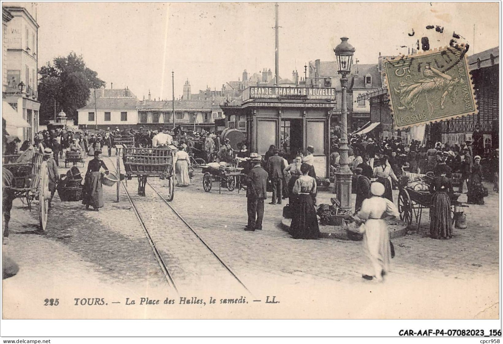 CAR-AAFP4-37-0353 - TOURS - La Place Des Halles - Le Samedi - Grande Pharmacie - Tours