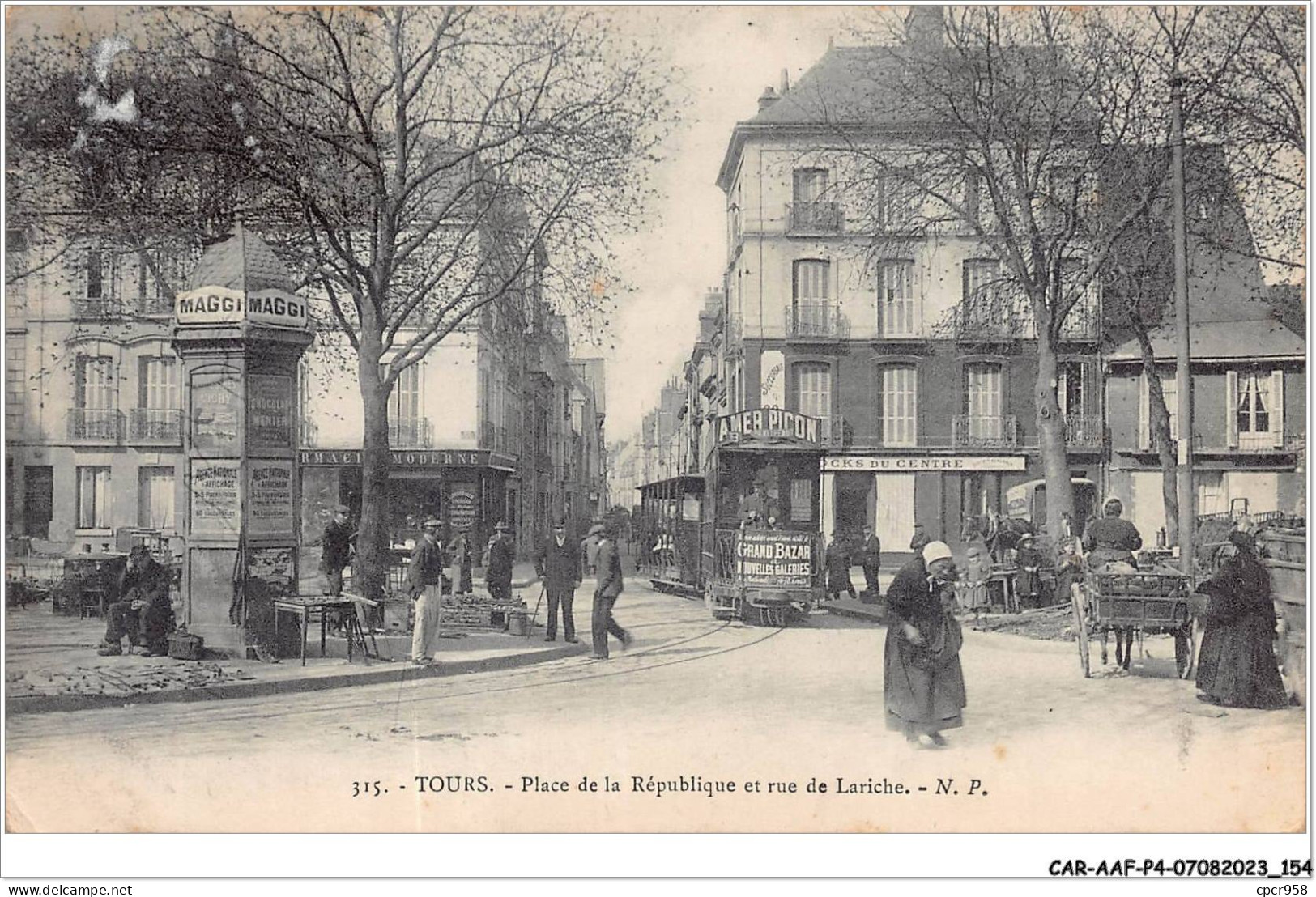 CAR-AAFP4-37-0352 - TOURS - Place De La République Et Rue De Lariche - Tramway - Tours