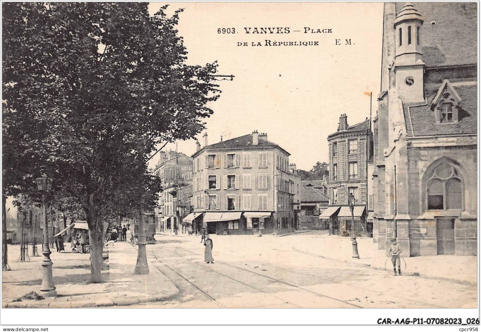 CAR-AAGP11-92-1010 - VANVES - Place De La Republique  - Vanves