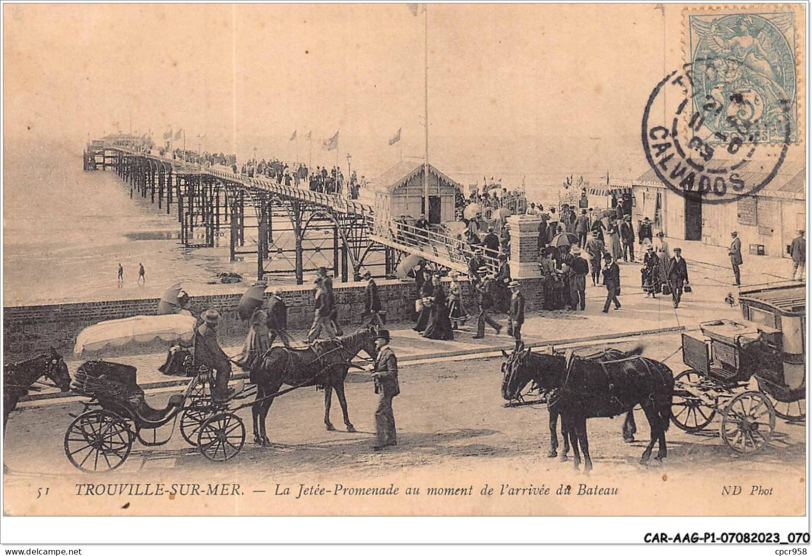 CAR-AAGP1-14-0036 - TROUVILLE-SUR-MER - La Jetée - Promenande Aua Moment De L'arrivée Du Bateau  - Villers Sur Mer