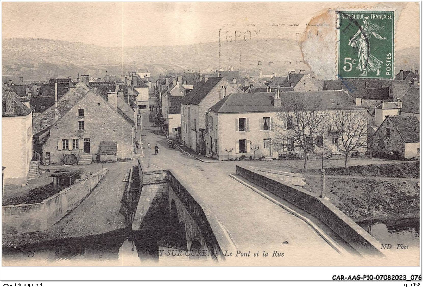 CAR-AAGP10-89-0930 - ARCY-SUR-CURE - Le Pont Et La Rue  - Sonstige & Ohne Zuordnung