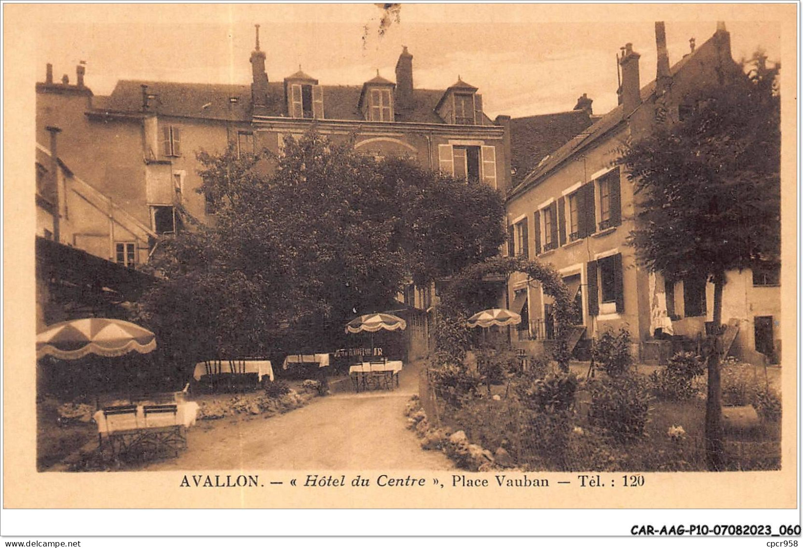 CAR-AAGP10-89-0922 - AVALLON - Hotel Du Centre - Place Vauban  - Avallon