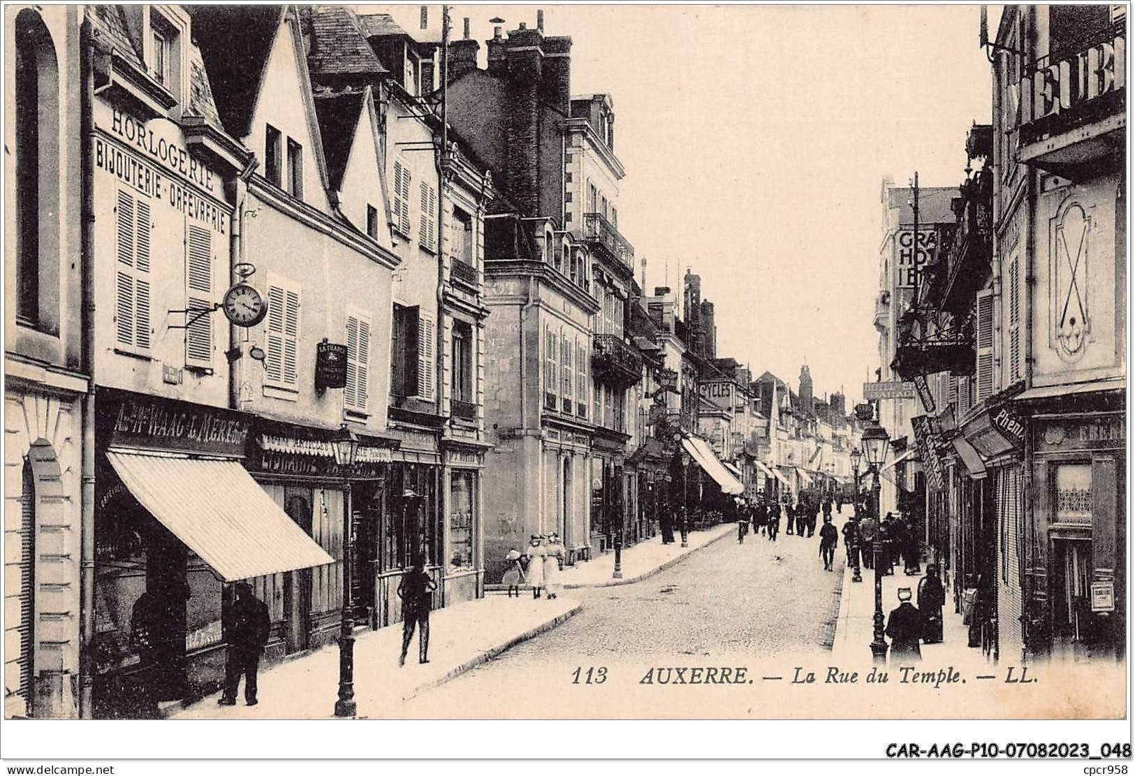 CAR-AAGP10-89-0916 - AUXERRE - La Rue Du Temple - Horlogerie, Commerces - Auxerre