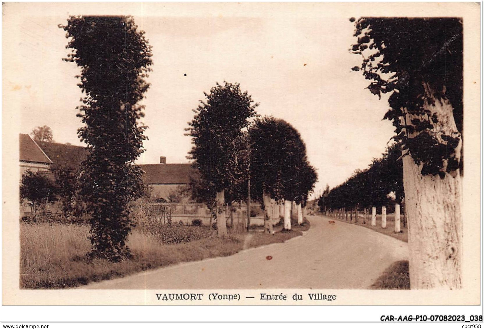 CAR-AAGP10-89-0911 - VAUMORT - Entrée Du Village  - Sonstige & Ohne Zuordnung