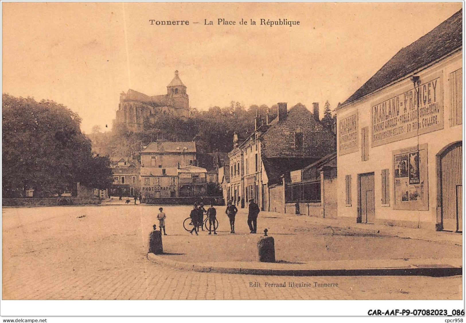 CAR-AAFP9-89-0798 - TONNERRE - La Place De La République - Tonnerre