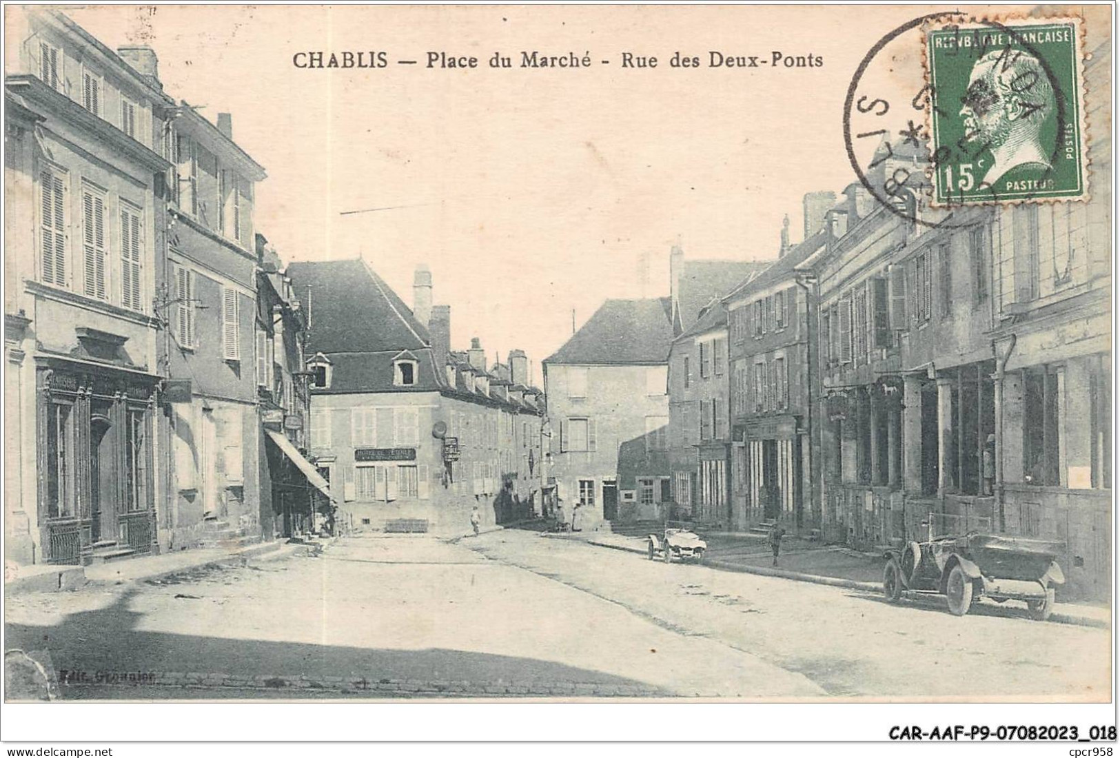 CAR-AAFP9-89-0764 - CHABLIS - Place Du Marché - Rue Des Deux-ponts - Chablis