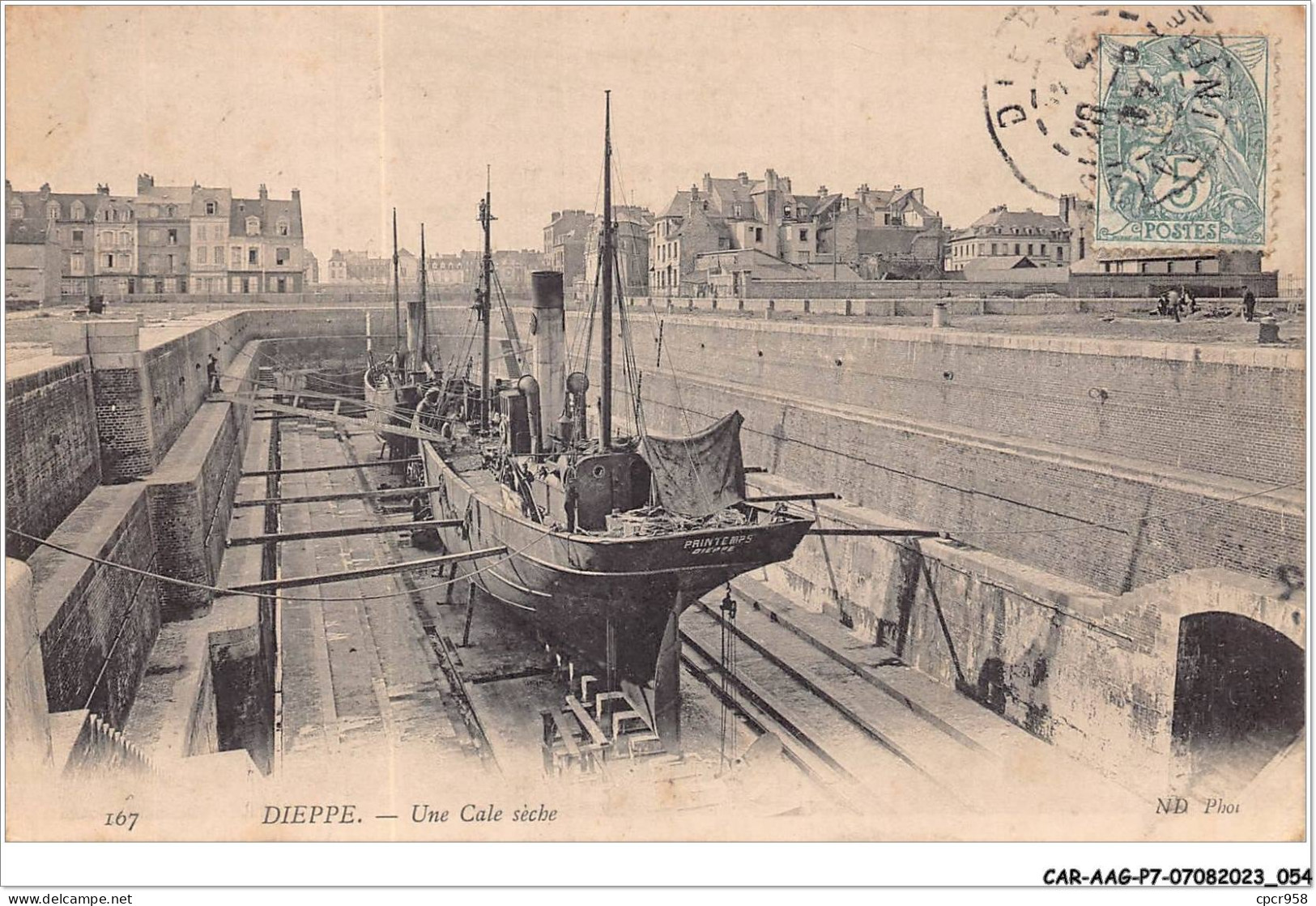 CAR-AAGP7-76-0598 - DIEPPE - Une Cale Sèche - Bateau Printemps - Dieppe