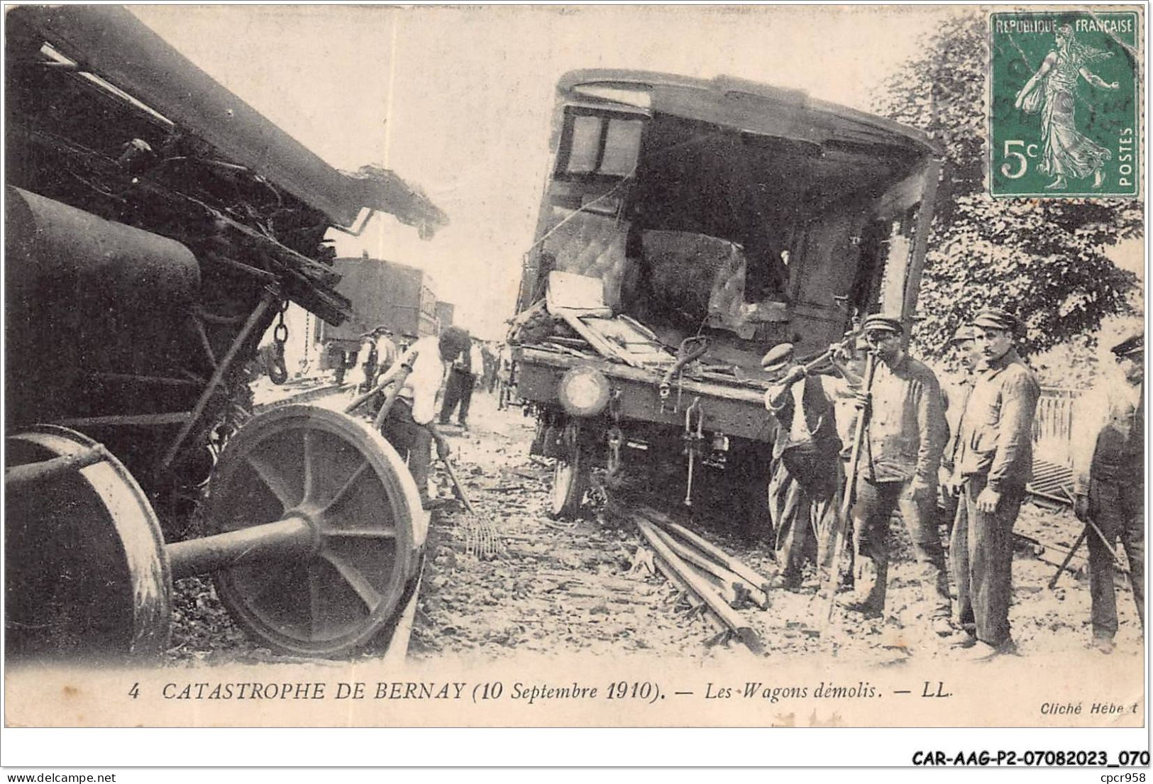 CAR-AAGP2-27-0144 - BERNAY - Catastrophe - Les Wagons Démolis  - Bernay