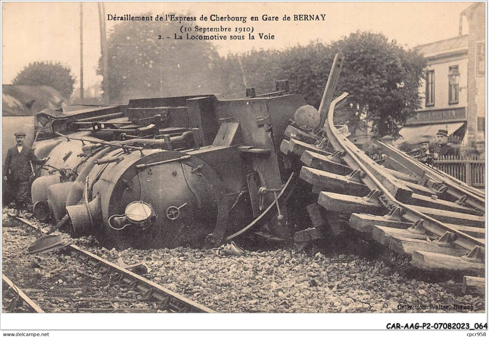 CAR-AAGP2-27-0141 - BERNAY - Deraillement De L'Express De Cherbourg En Gare - La Locomotive Sous La Voie  - Bernay