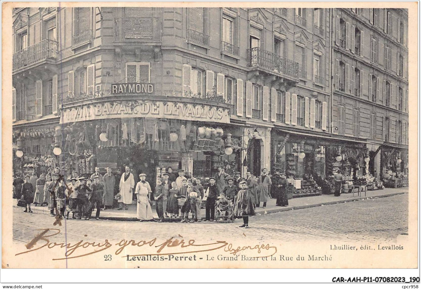 CAR-AAHP11-92-1056 - LEVALLOIS-PERRET - Le Grand Bazar Et La Rue Du Marché - Levallois Perret