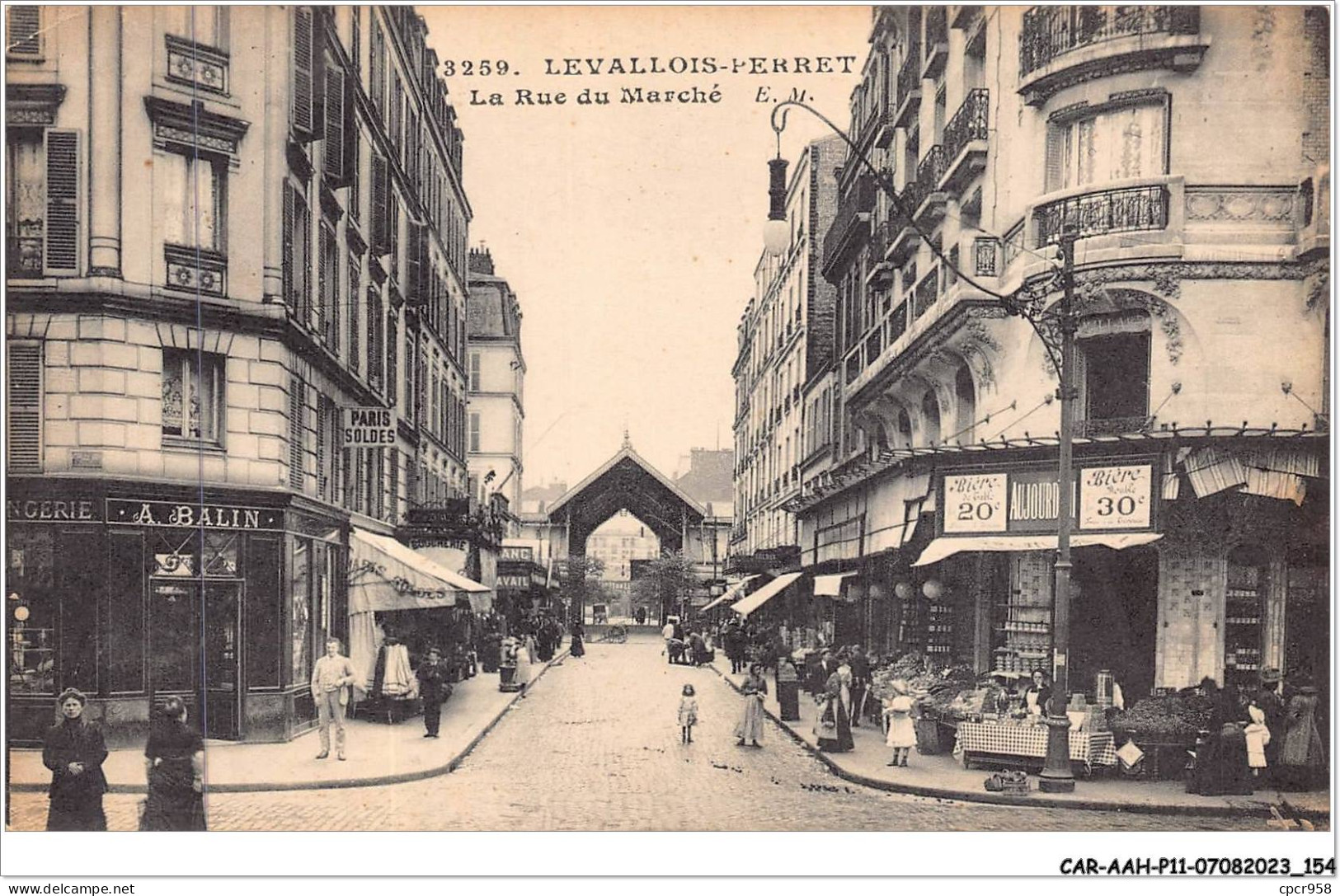 CAR-AAHP11-92-1038 - LEVALLOIS-PERRET - La Rue Du Marché - Commerces - Levallois Perret