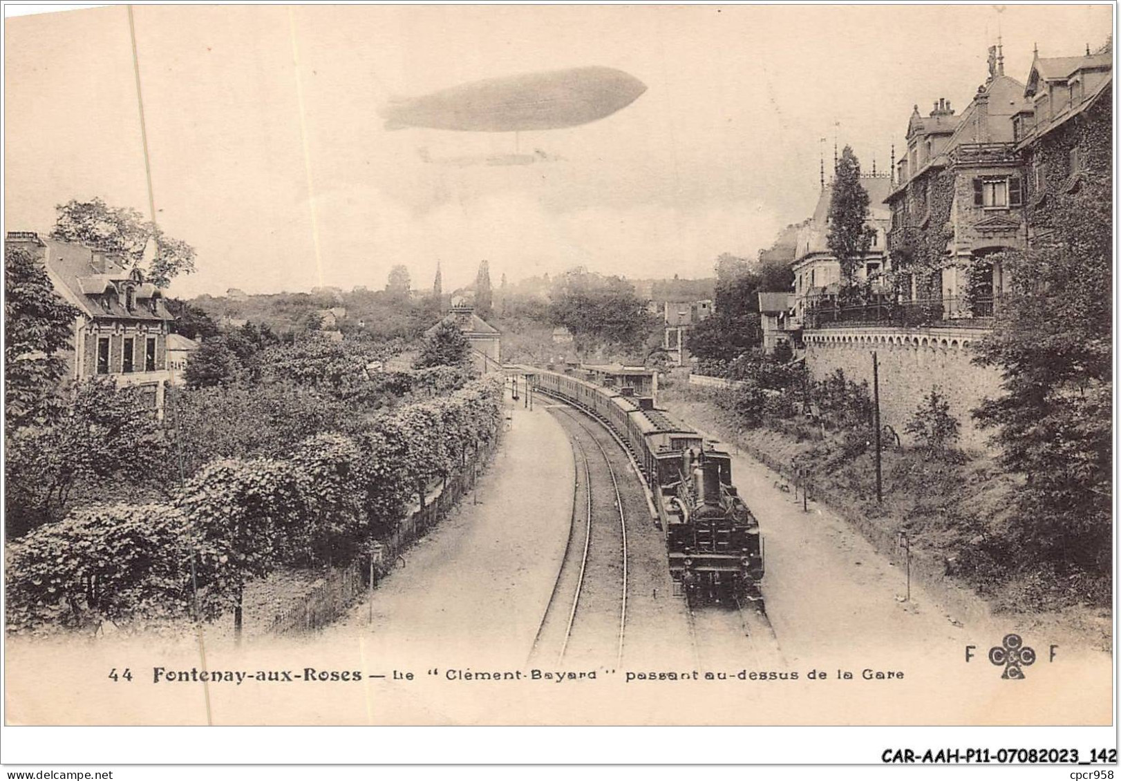 CAR-AAHP11-92-1032 - FONTENAY-AUX-ROSES - "le Clément-bayard" - Passant Au Dessus De La Gare - Train - Fontenay Aux Roses