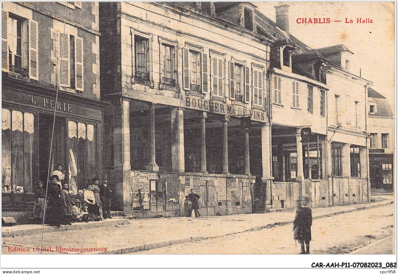 CAR-AAHP11-89-1002 - CHABLIS - La Halle - Boucherie, Commerces - Chablis