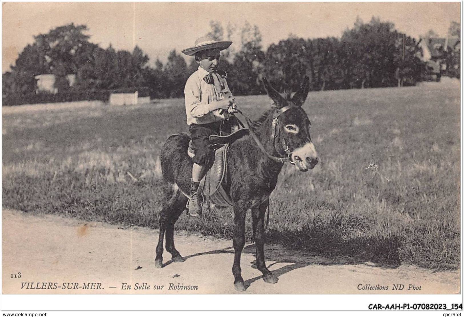 CAR-AAHP1-14-0078 - VILLERS-SUR-MERS - En Selle Sur Robinson - Villers Sur Mer