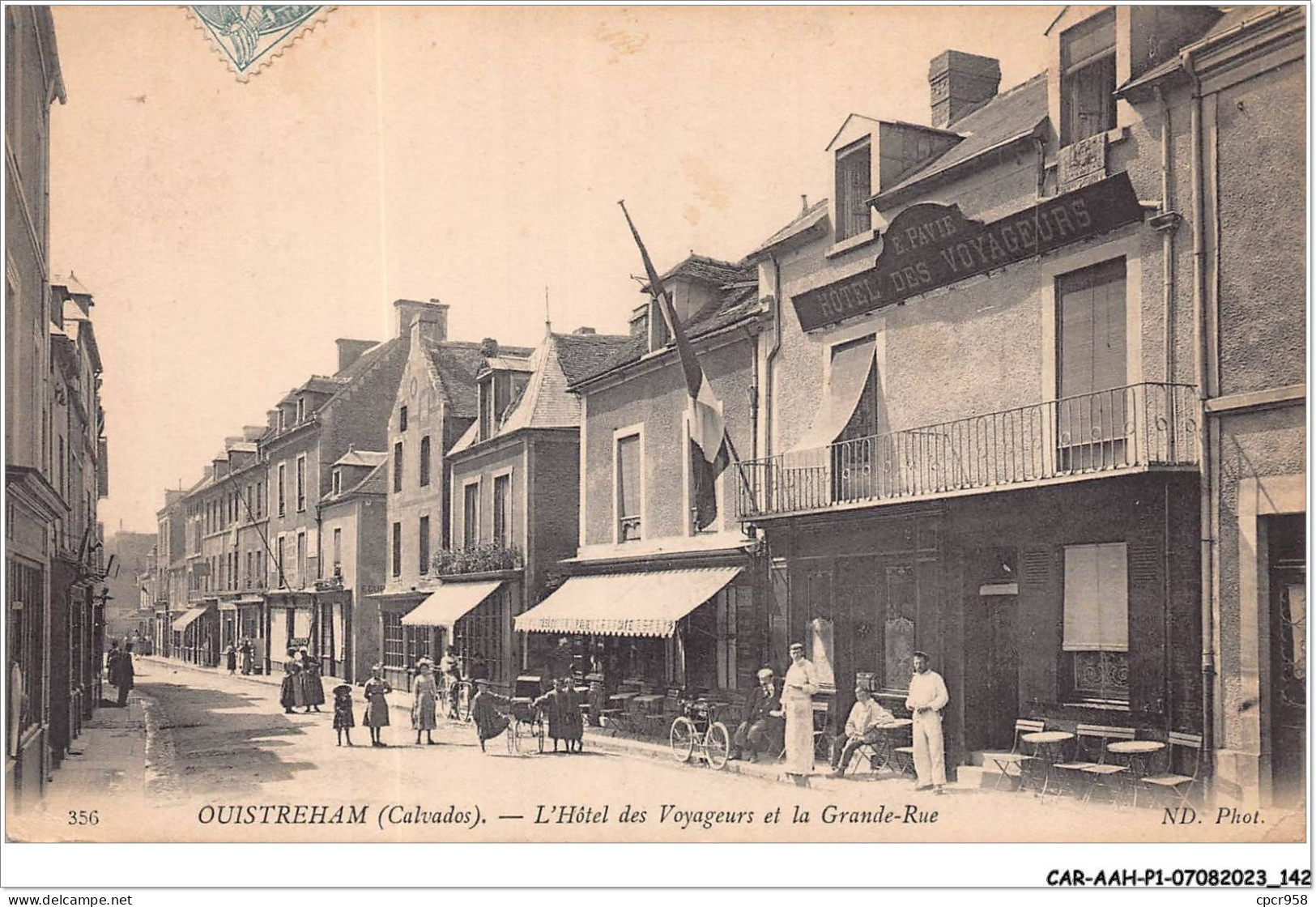 CAR-AAHP1-14-0072 - OUISTREHAM - L'hôtel Des Voyageurs Et La Grande Rue - Ouistreham