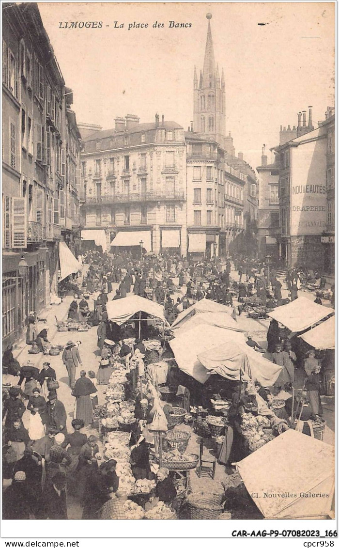 CAR-AAGP9-87-0865 - LIMOGES - La Place Des Bancs - Limoges