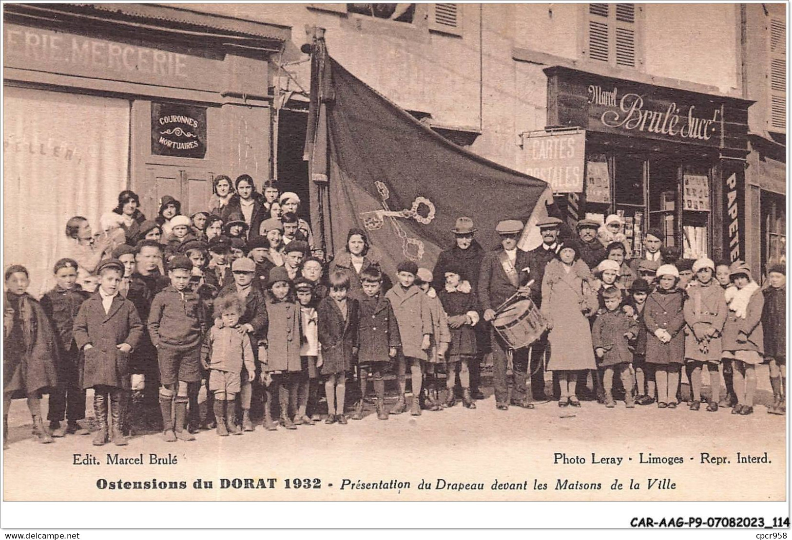 CAR-AAGP9-87-0839 - Ostensions Du DORAT 1932 - Presentation Du Drapeau Devant Les Maisons De La Ville - Le Dorat