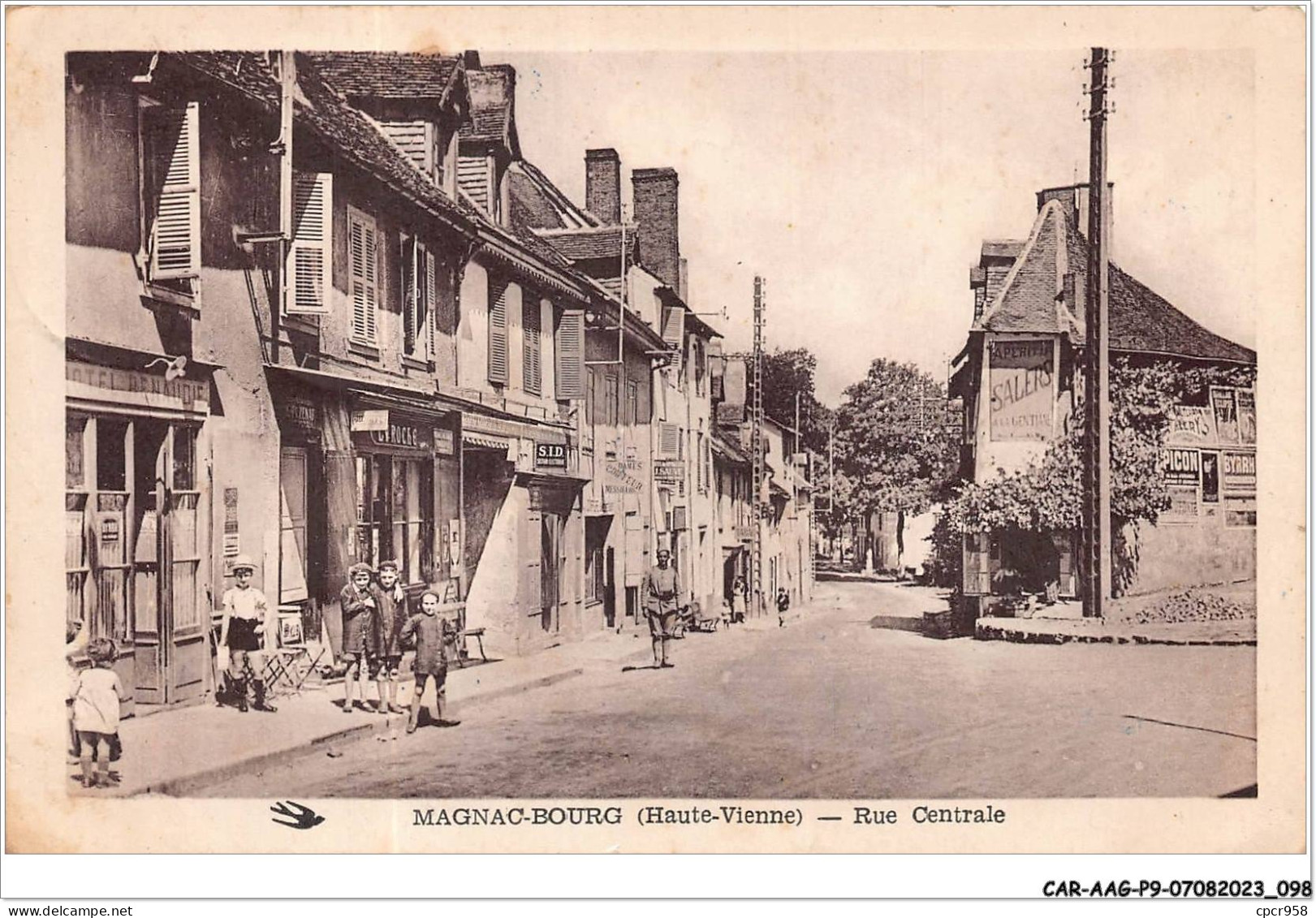 CAR-AAGP9-87-0831 - MAGNAC-BOURG - Rue Centrale  - Autres & Non Classés