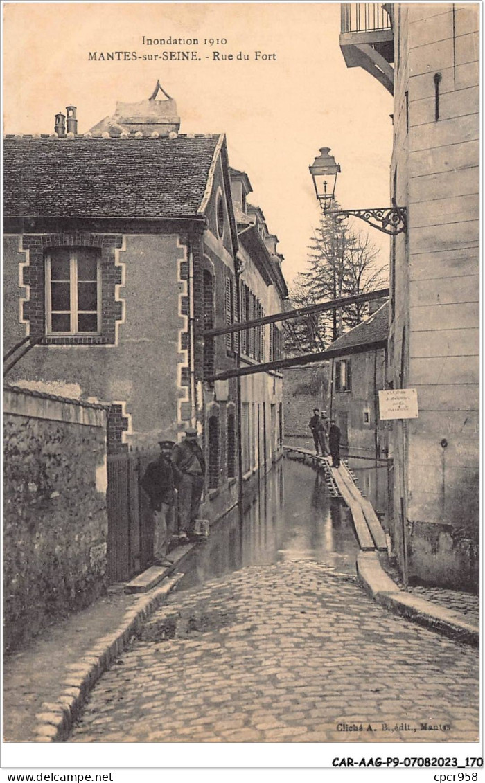 CAR-AAGP9-78-0867 - MANTES-SUR-SEINE - Rue Du Fort  - Mantes La Ville