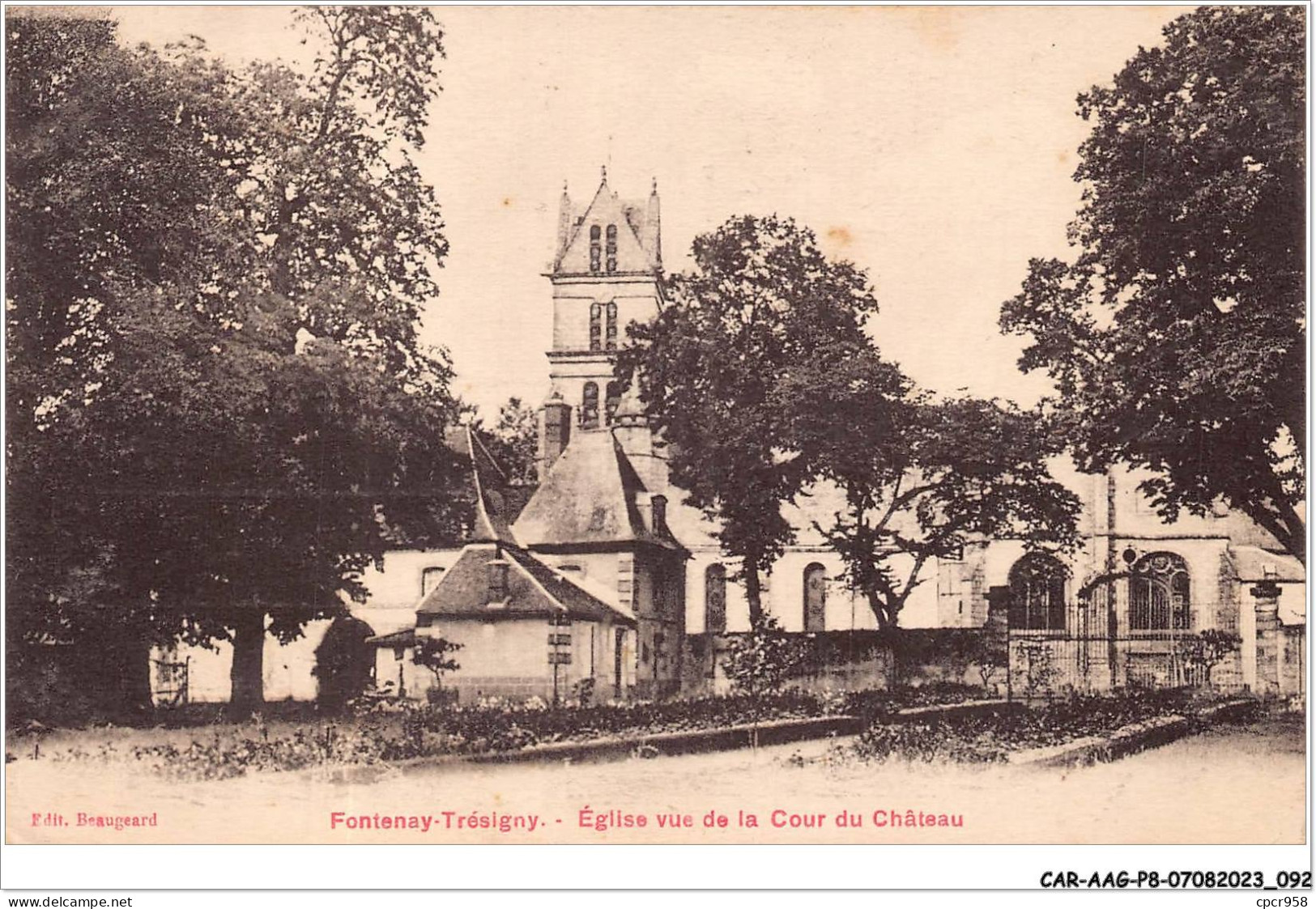 CAR-AAGP8-77-0723 - FONTENAY-TRESIGNY - Eglise Vue De La Cour Du Chateau  - Fontenay Tresigny