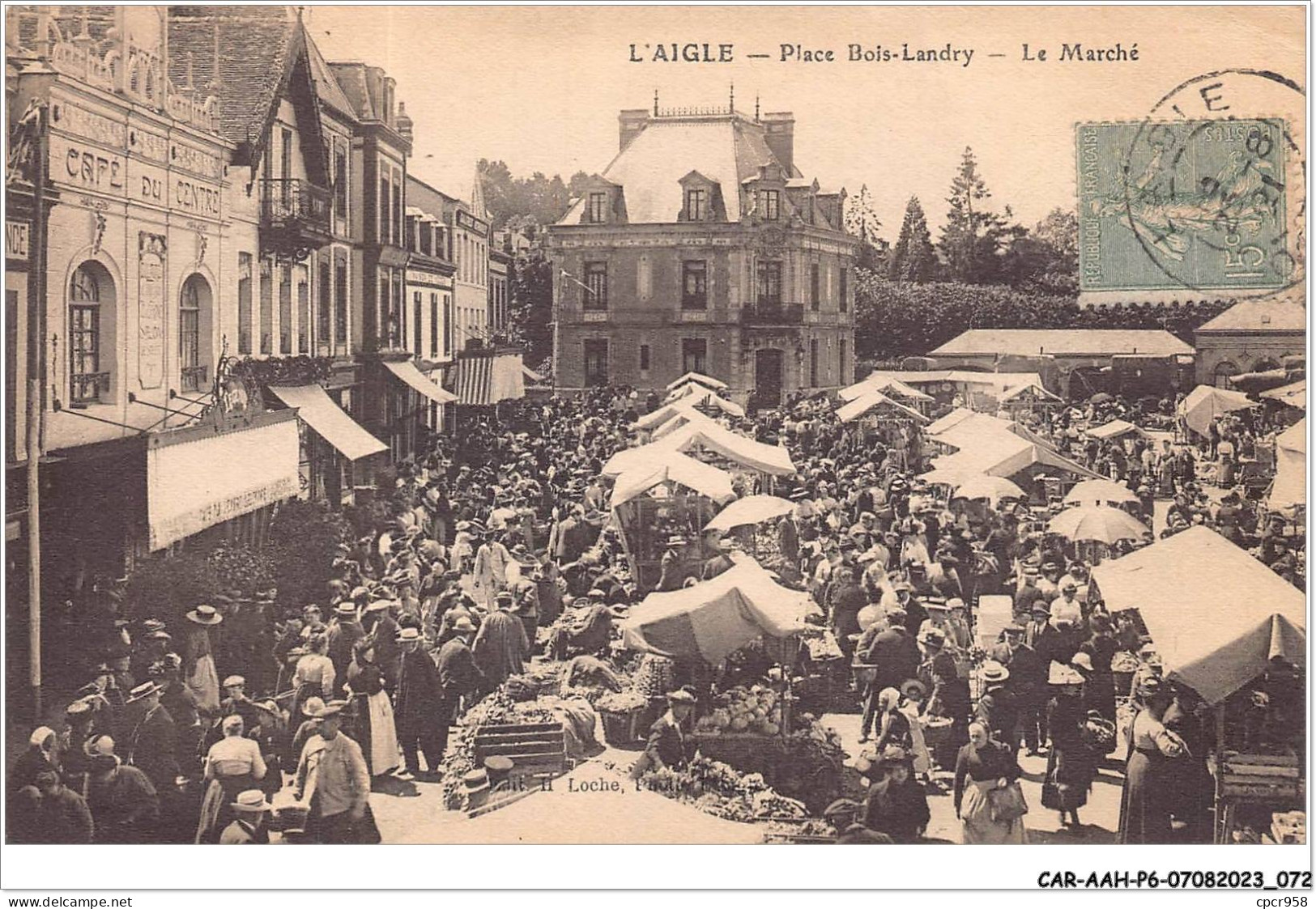 CAR-AAHP6-61-0512 - L'AIGLE - Place Bois-landry - Le Marché - L'Aigle
