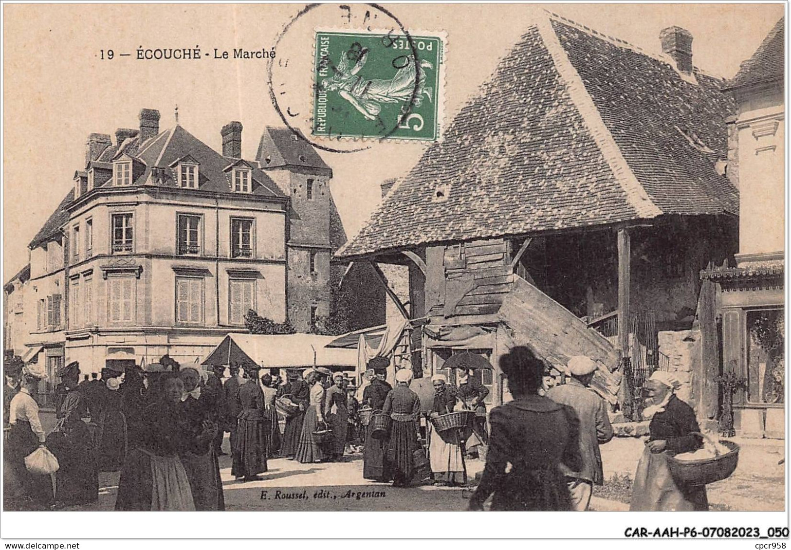 CAR-AAHP6-61-0501 - ECOUCHE - Le Marché - Ecouche