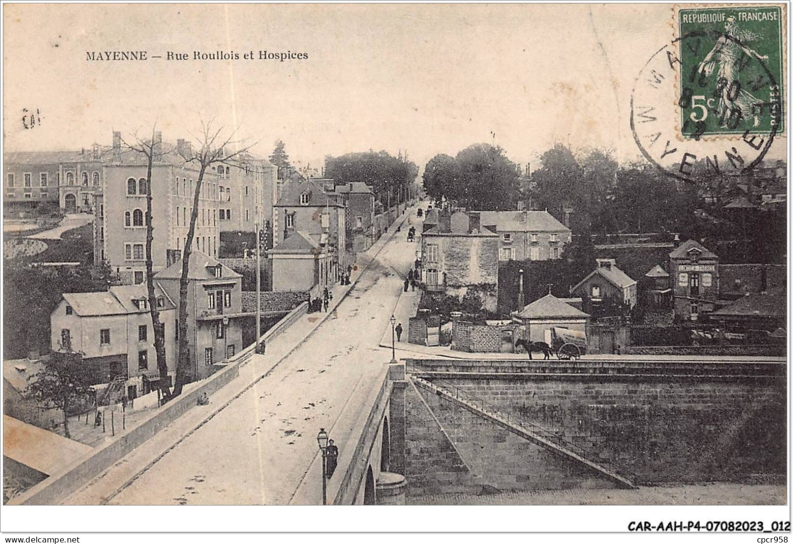 CAR-AAHP4-53-0291 - Mayenne - Rue Roullois Et Hospices - Autres & Non Classés