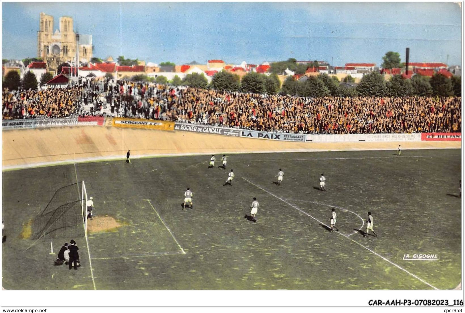 CAR-AAHP3-51-0242 - REIMS - Le Stade Et Les Populaires - Reims