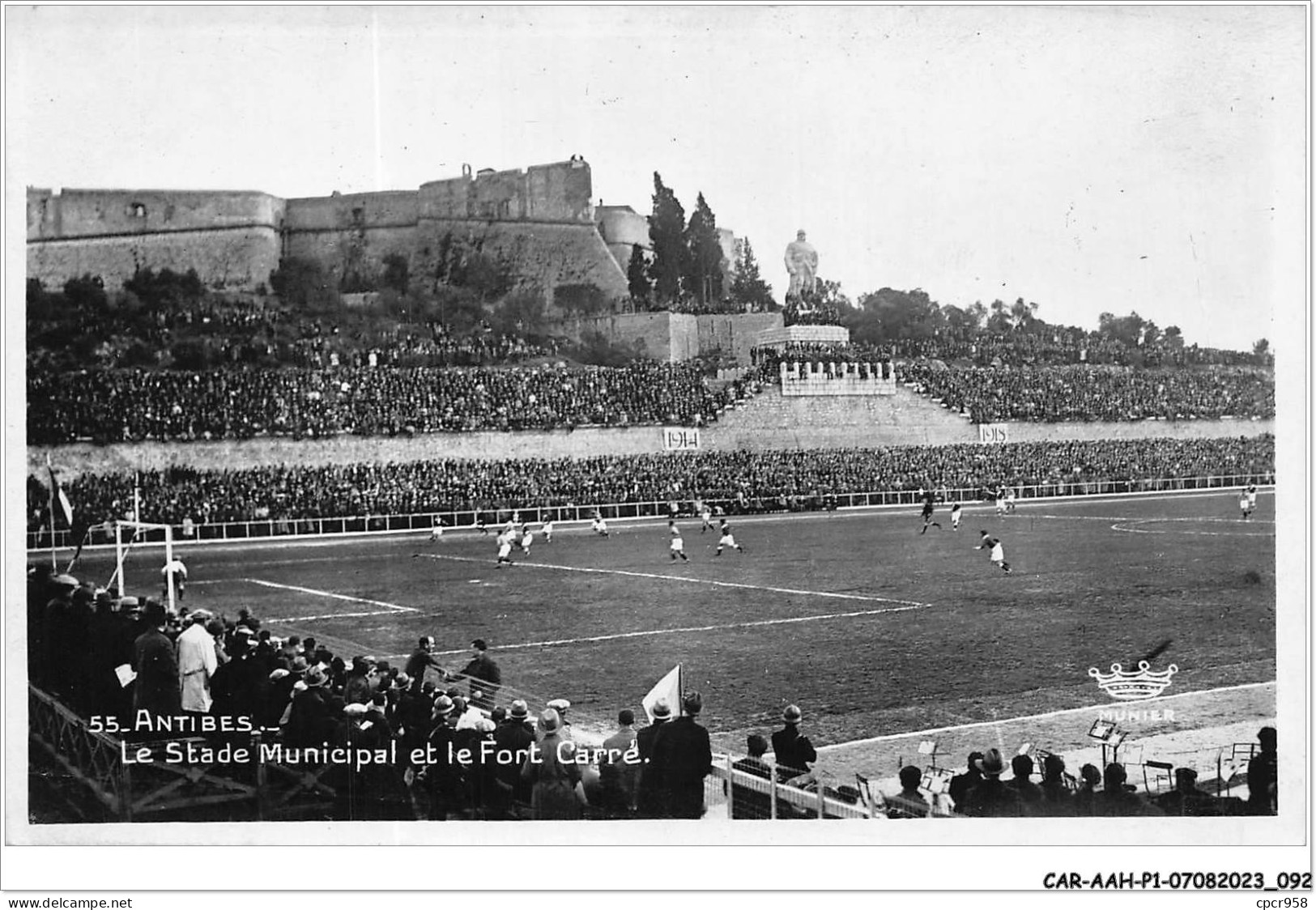 CAR-AAHP1-6-0047 - ANTIBES - Le Stade Municipal Et Le Fort Carré - Sonstige & Ohne Zuordnung
