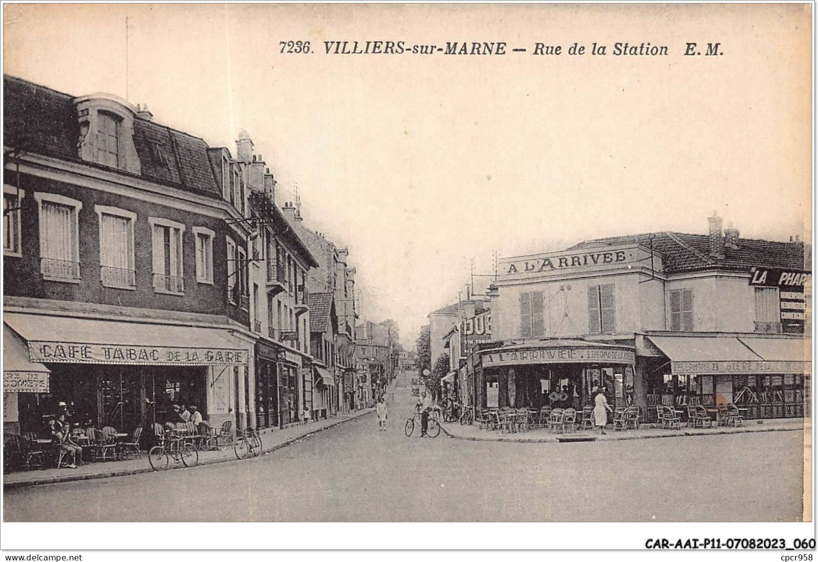 CAR-AAIP11-94-1010 - VILLIERS SUR MARNE - Rue De La Station - Cafes - Villiers Sur Marne
